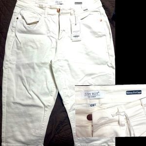 Judy Blue Capris - Sz 14W -NWT